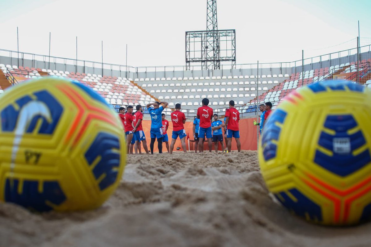 lospynandipy's tweet photo. Prosiguen los trabajos de “Los Pynandi”
La selección paraguaya de fútbol playa apunta a la Copa América.
🔗 https://t.co/akIrfT8G3k
#OrgulloPynandi 👣
#APFfútbolPlaya ⚽ https://t.co/qyREpfwXwH