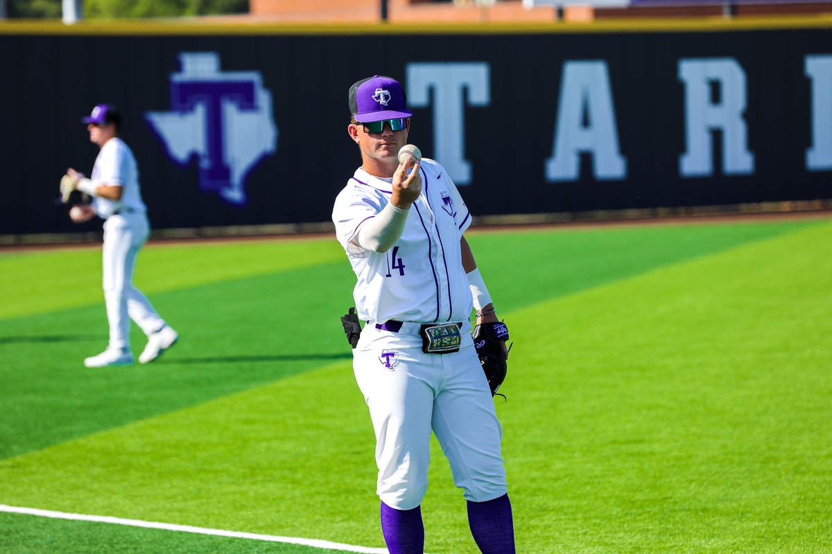 TarletonBase's tweet photo. Playin' some baseball 🔜

🖥 | https://t.co/H2l8rcU8QD
👂🏻 | https://t.co/5uWf0UcA3B / 90.5 FM
📊 | https://t.co/LQ62plRCCc https://t.co/v3tMYRxnGN