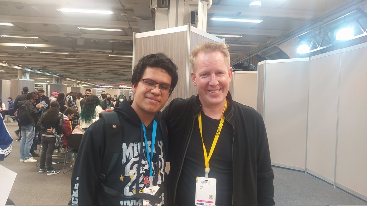 DavidMarrugo24's tweet photo. OMG!!! OMG!! OMG!! This is the best day of my life!!! I meet the director of #Encanto @thejaredbush the best human ever
@BogotaSIGGRAPH #BogotaSIGGRAPH @Col4punto0 #Colombia40 https://t.co/WxVIPqGk6t