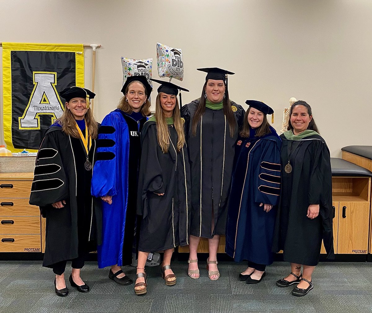 appstateATP's tweet photo. Congratulations Graduates!
#AppStateMSAT
#LastBoxChecked
#AppStateMSATcCassof2022
#AppStateClassof2022
@bchsappstate
@ashleygoodman73
@ash_n_marshall
@JSebertHoward
@DrNeedleATC
@appstate
@appsportsmedAT https://t.co/1Pzds9QNVJ