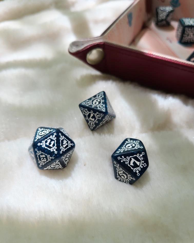 MasterGoblins's tweet photo. These dice are so beautiful! This is @simply_maechann’s first set for their D&D session. 😍😍😍 #mastergoblingames https://t.co/mndCAM4mXT