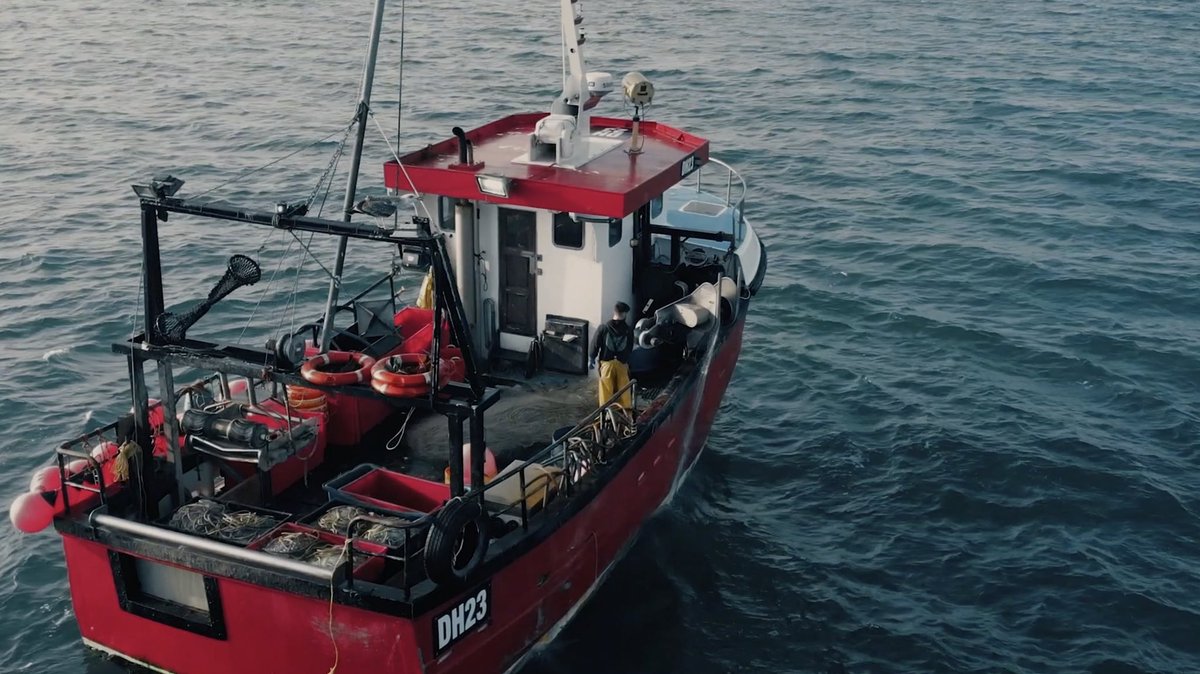 TVProdSolentUni's tweet photo. Congratulations to Cameron Tait, Teddy Howes, Kiran Wallace and Belinda Villa Rodriguez for their big win at #RTSWARDSSOUTH22 Student Awards, Best Factual for their film On Board DH23. Well done, really proud of you 🥳👏 https://t.co/KC8bHwZYzC