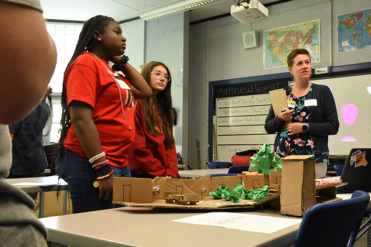 Talk about taking Project Based Learning to the next level! <a href="/ACSMontfordNSA/">Montford NSA</a> 8th Graders recently had the opportunity to design the school’s outdoor green space, making it inclusive of student needs. 

ashevillecityschools.net/site/default.a…

#TheACSWay #AVLNews