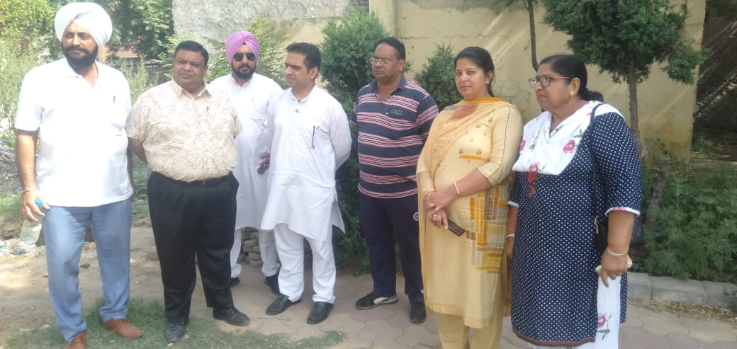 deepakPILOTfans's tweet image. Redevelopment of Shaheed Udham Singh Park Sachkhand Road Tarn Taran Sahib under #SmartWard #SmartVillage project.

@VarunRajSingh26 @BhagwantMann @ArvindKejriwal @AAPPunjab @AamAadmiParty @raghav_chadha #India #Punjab @HarpalCheemaMLA @JarnailSinghAAP @DrDeepakPILOT #DeepakPILOT