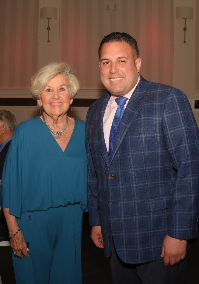 For almost 40 yrs, <a href="/HispanicRvc/">Hispanic Brotherhood</a> has assisted the fast growing population of immigrants from Spanish language cultures <a href="/HempsteadTown/">Town of Hempstead</a>.

Always excited to support, work together &amp; blessed for friendship of <a href="/MargaritaGrasi2/">Margarita Grasing</a>!

Congrats, to the evenings honorees.