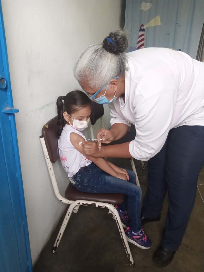 EB_SIMONBOLIVAR's tweet photo. La @EB_SIMONBOLIVAR realizó Jornada de Vacunación Las Américas.@MPPEDUCACION @charlychaves @Crazet2011 @ZonaEducTachira @SPETachira @clifpsc @_LaAvanzadora https://t.co/ZJ711qTR0X