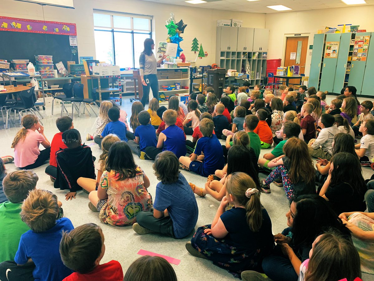 MsGraham_LME's tweet photo. @clarkslmecrew was our Rockin’ Magic Reader this week 🥳 She read us The Toll Bridge Troll and we LOVED it! @TracyVoller @LME_LaJoie @khansongr1 https://t.co/U6EpiAgNxr