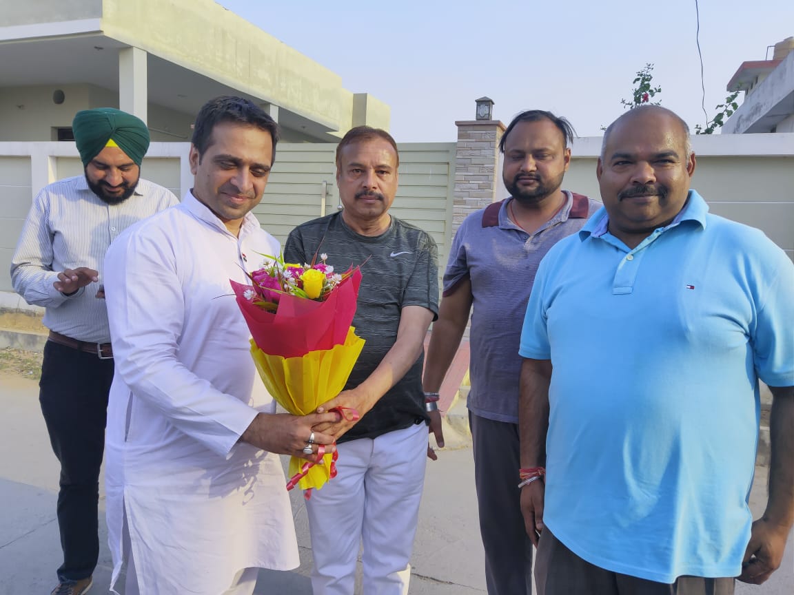deepakPILOTfans's tweet photo. Thanks AAP #Kapurthala team for warm welcome
@VarunRajSingh26 @BhagwantMann @ArvindKejriwal @AAPPunjab @AamAadmiParty @raghav_chadha #India #Punjab @HarpalCheemaMLA @JarnailSinghAAP @DrDeepakPILOT #DeepakPILOT https://t.co/DXkOgs2gm6