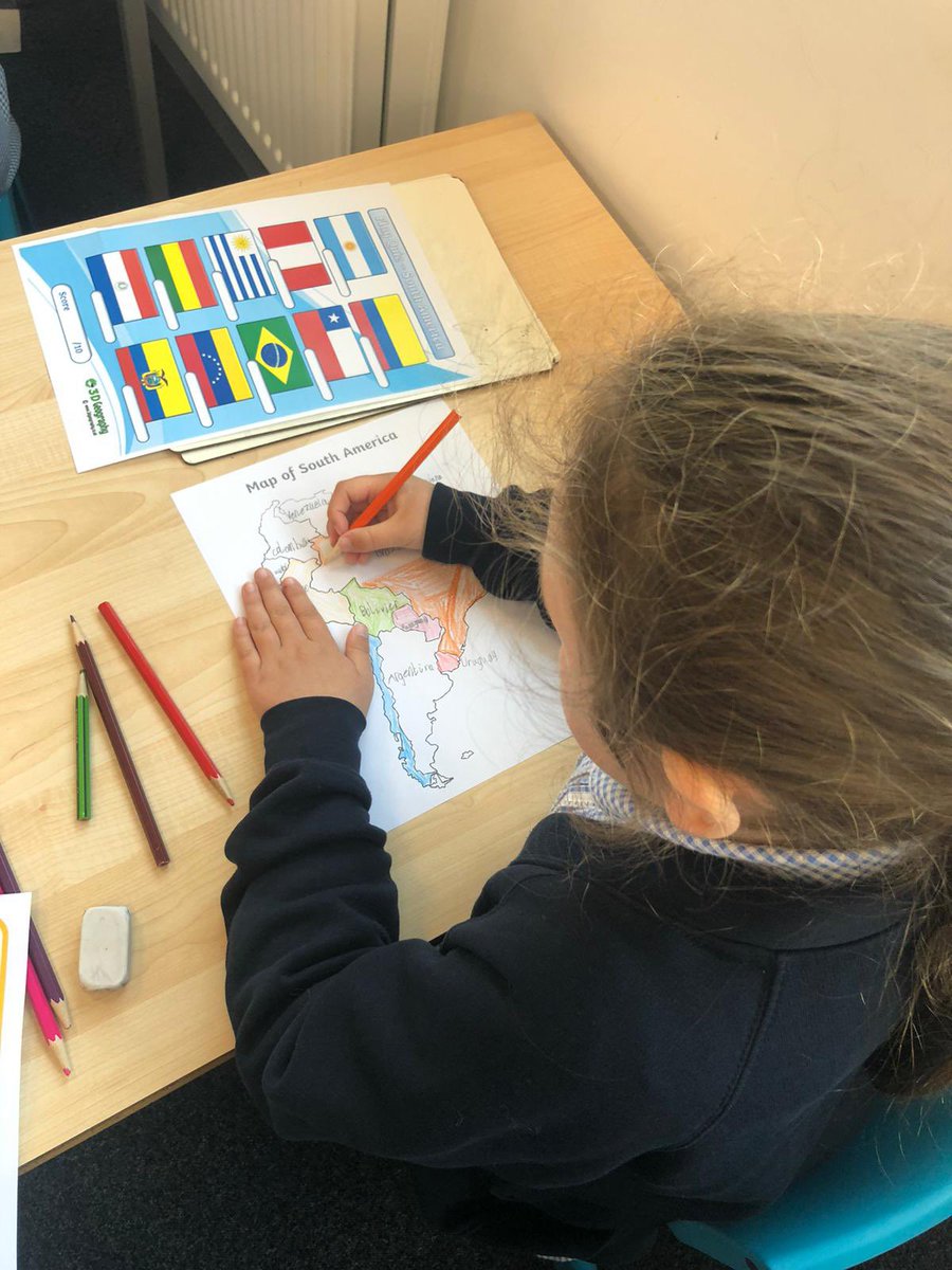 KingfisherYeo's tweet photo. Dragonfly class learned all about South America for #GeographyDay! Their carnival headwear was incredible! https://t.co/ZZxbgXAGnr