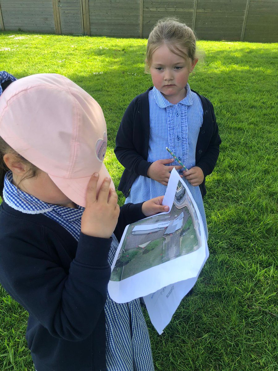 KingfisherYeo's tweet photo. Dragonfly class learned all about South America for #GeographyDay! Their carnival headwear was incredible! https://t.co/ZZxbgXAGnr