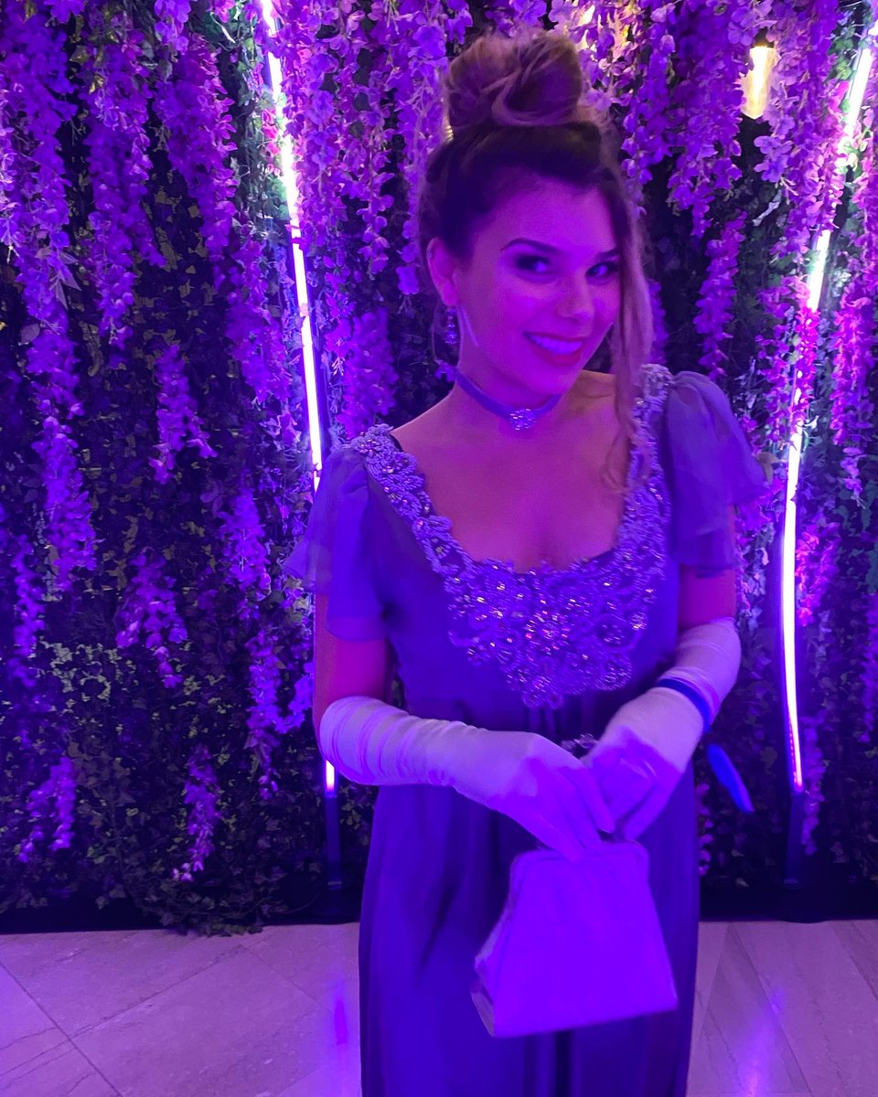 SabrinaLentini's tweet photo. Dearest Reader, there’s a new 24 year old in town. 😉🎂 Last night was a BALL!!!! ✨ #bridgerton https://t.co/RXjFWZVQtu
