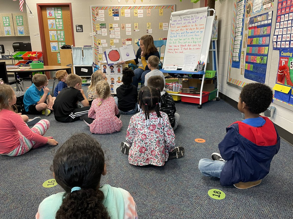 It’s been a long couple of years without parents coming in to read in my classroom. We had four parents this week and more to come! I’m not sure if the kids or parents loved it more. 😊 ❤️ 📚 <a href="/hhehornets/">Hawthorn Hill Elementary</a> <a href="/MrsJessieBruto/">Jessie Bruto</a> <a href="/LSR7/">Lee's Summit R-7 Schools</a>