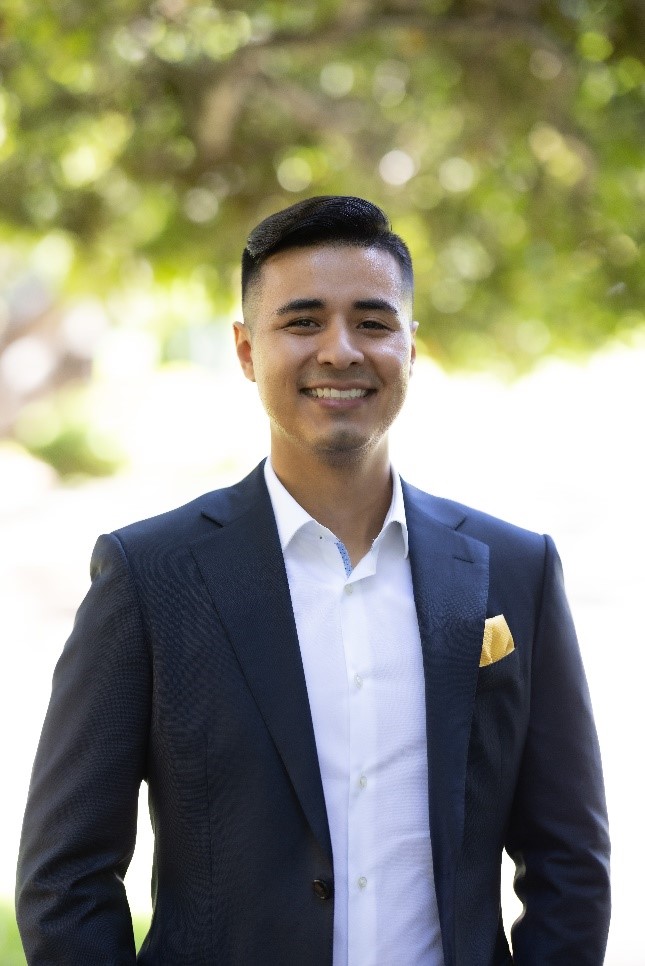 Congratulations to all of our graduating seniors! We look forward to seeing you all tonight at the Honors College Commencement Ceremony and Awards Reception. Thank you to Geo Guillen ('15) for serving as tonight's Keynote Speaker!
#GoCougs