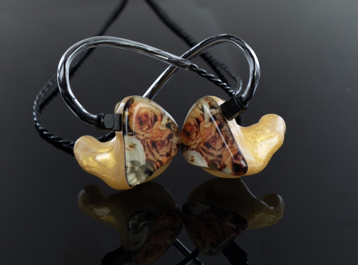 AlclairAudio's tweet photo. Sometimes people forget that you can upload custom artowrk and stretch it across the entire faceplate.
We're here to remind you just how amazing they can look if you do.
#alclair #livealclair #inearmonitors #custominears #ciem #iems #alclairfamily https://t.co/UT0RJdRynq
