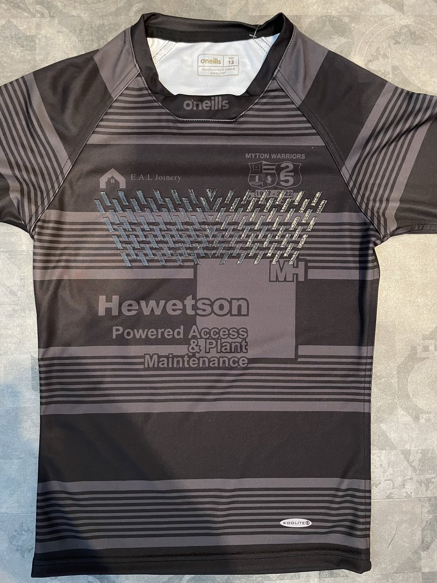 MytonWarriors's tweet photo. We recently gave you a sneaky 👀@MytonWarriors new 1st Team 25th Anniversary @ONeills1918 kit, here it is in full, it looks great &amp; will be back in @OfficialNCL action tomorrow @ Marist v @RaidersOulton ⚫️👌🔥🏉♥️💚#UpTheWarriors #blackout #silver #25years #NCL2022 #communityrl https://t.co/APYYXA1pCZ