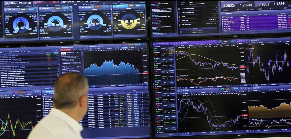 venetoasset's tweet photo. 1/15 Trading, análise técnica e fluxo são alguns dos grandes temas de mercado, e diversas pessoas entram no mundo dos investimentos com a ideia de se tornar um profissional dessa área. Você sabe qual é o papel de um Trader dentro de um fundo de investimentos? https://t.co/hBofBXs8Zp