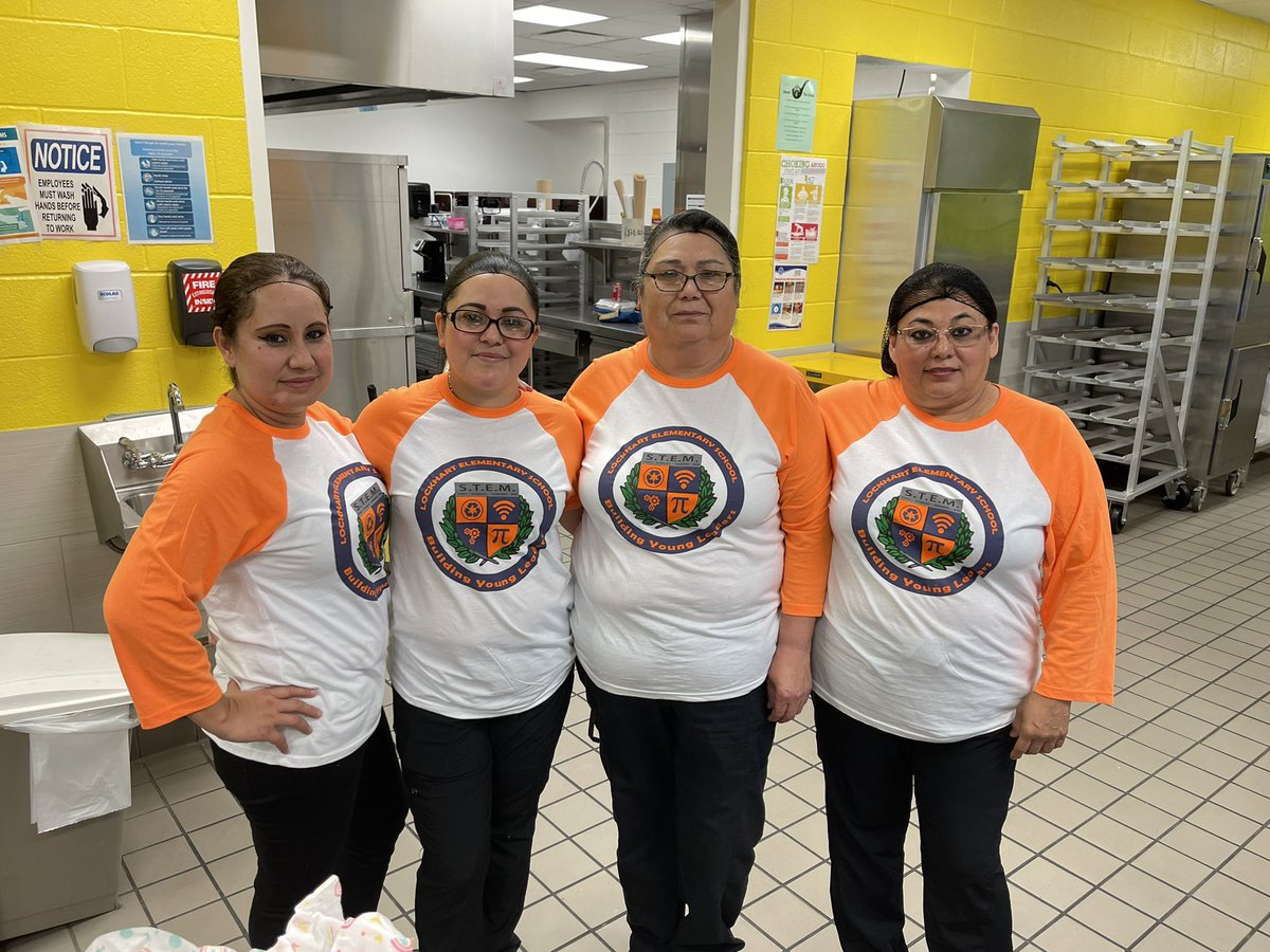 lockhartES's tweet photo. We are thankful for our School Lunch Heroes! #LockhartStrong #WildAboutLockhart @HISDNutrition @Leigha_Curry7 https://t.co/TtCiKpMqMt