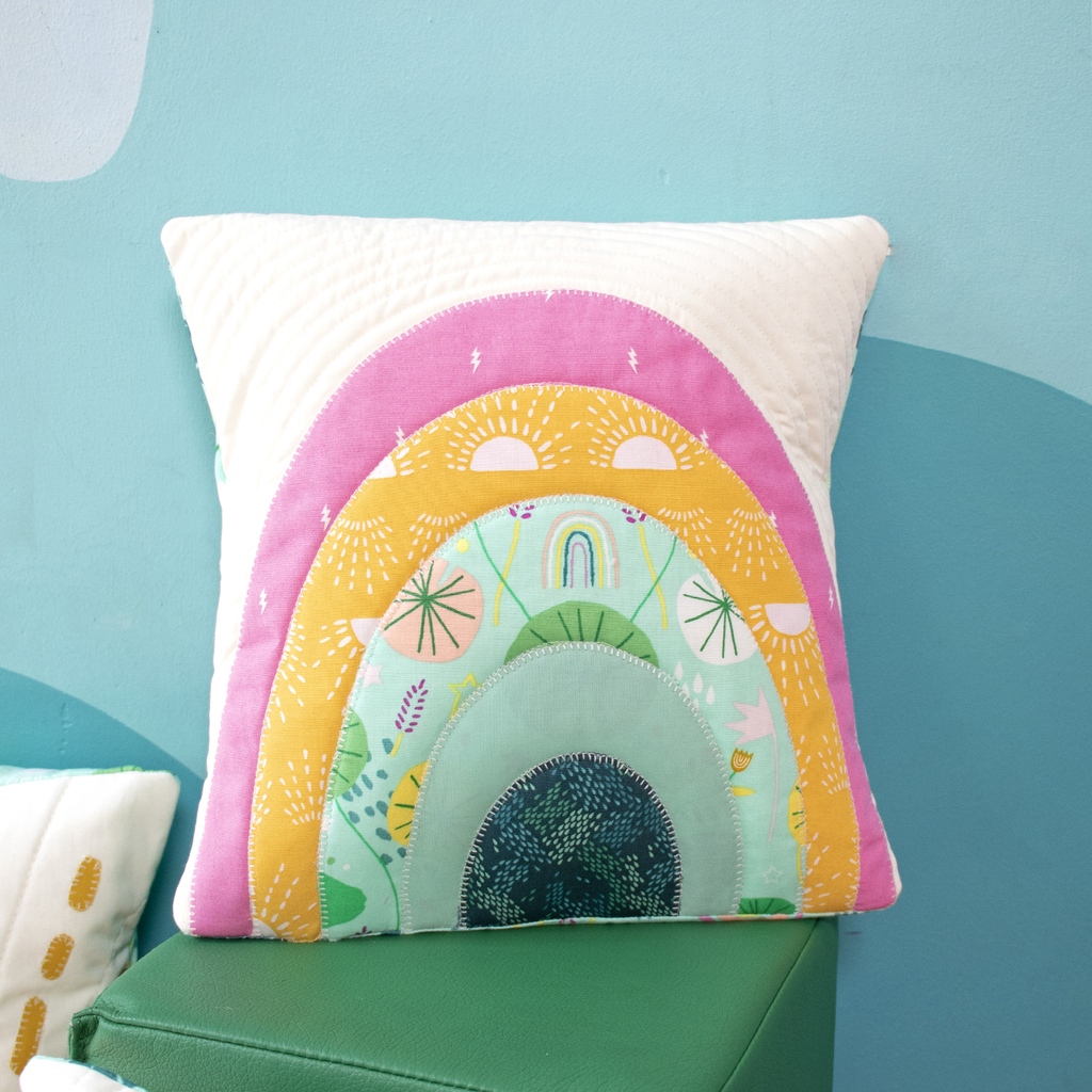 ArtGalleryFab's tweet photo. Our latest Lookbook is out! Featuring the playful #AGFRainOrShine collection by Jessica Swift. Find all kinds of sewing & quilting inspiration here: https://t.co/8AFkWG9hTE
#artgalleryfabrics #AGFRainOrShine #AGFfreepatterns #AGquilt #sewingprojects #fabriclovers #quilting https://t.co/lRaLxNtHWB