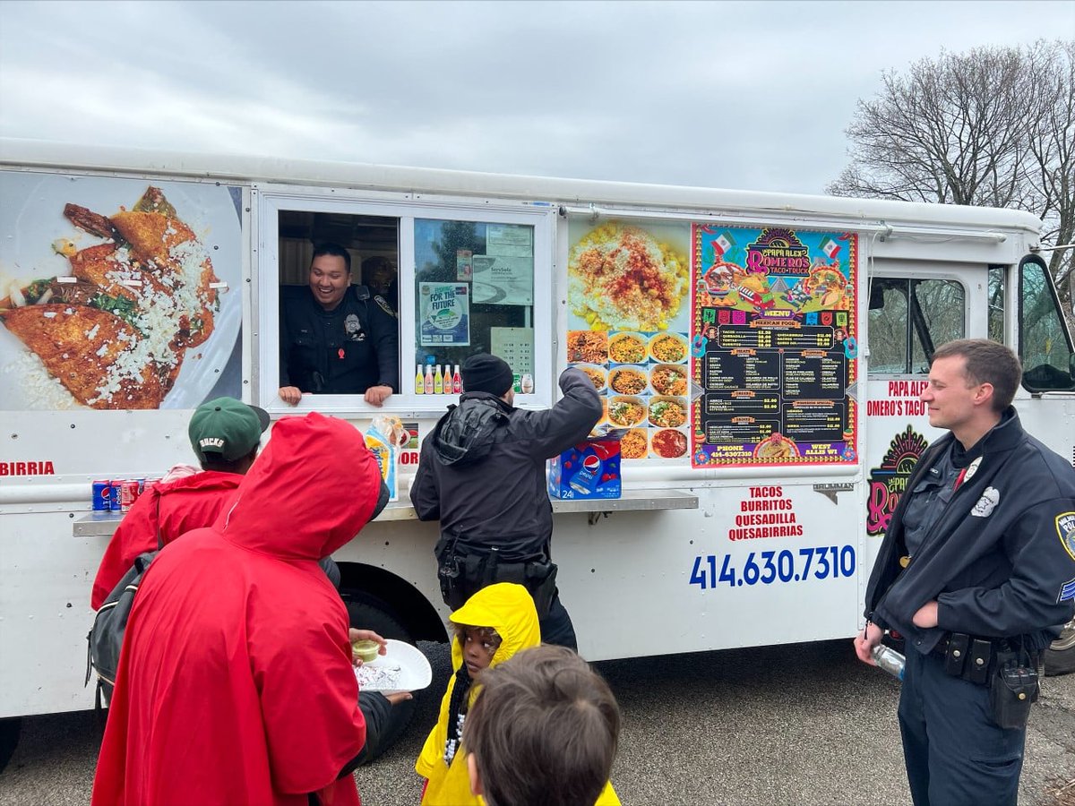 MilwaukeePolice's tweet photo. #MKEPD #MPDDistrict3, #Fishing4TheFuture event was a #Success! #ThankYou to all the sponsors and organizations that assisted and donated to make the event possible! We had a lot of #MKEKids catch fish and go fishing for the first time ever! #MKECommunity https://t.co/Ux9K9g2wLU