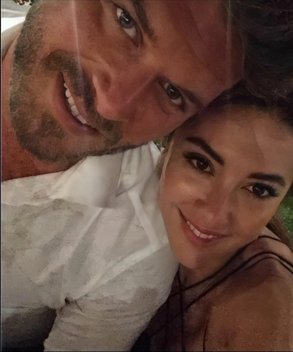 kivanctatlitg_'s tweet photo. #KivançTatlituğ: "Duygusuyla yönlenen bir insanım. Hayatımdaki en büyük konfor Başak. O kararlarını hep mantığıyla alıyor. Hayatta beni dengeleyen kişidir Başak. Havaya girmememe Başak da çok şaşırıyor. Bedenimin bu zamanda, ruhumun ise 70'lerde, 80'lerde kaldığını düşünüyor😍 https://t.co/n0id4uvUIN