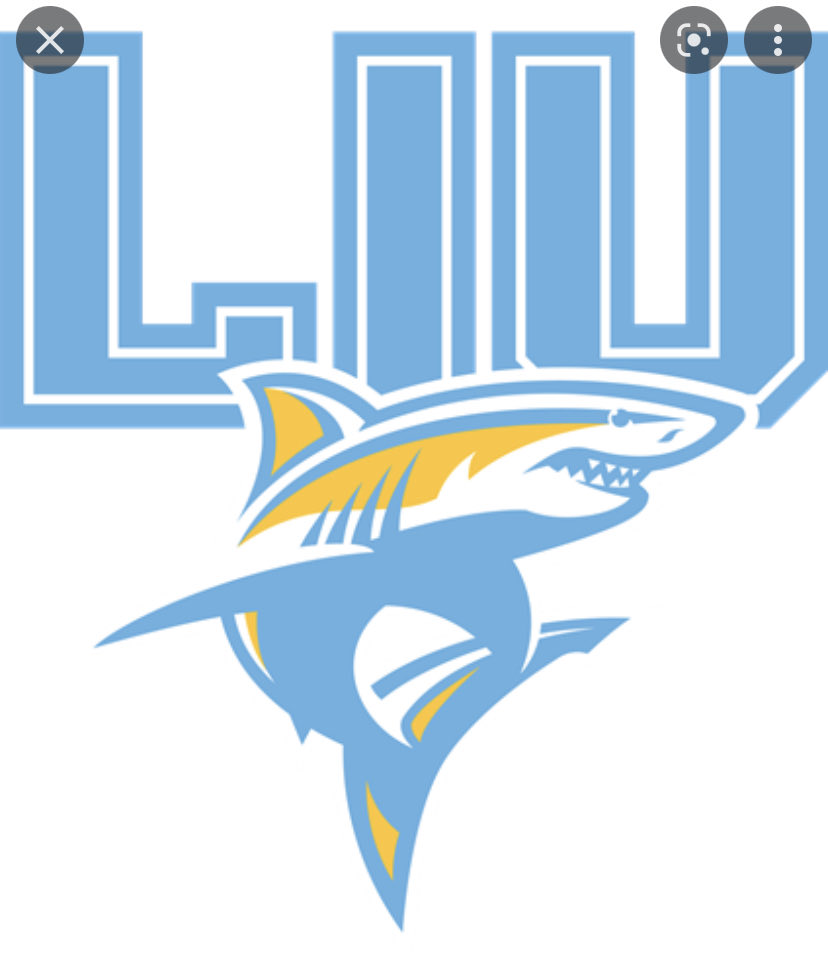 SaintJohnsFB's tweet photo. Thank k you ⁦@Rocco_DiMeco⁩ and ⁦@LIUSharksFB⁩ for visiting us today. Appreciate you taking the time to swing by Main Street https://t.co/RLtaLKdI3Z