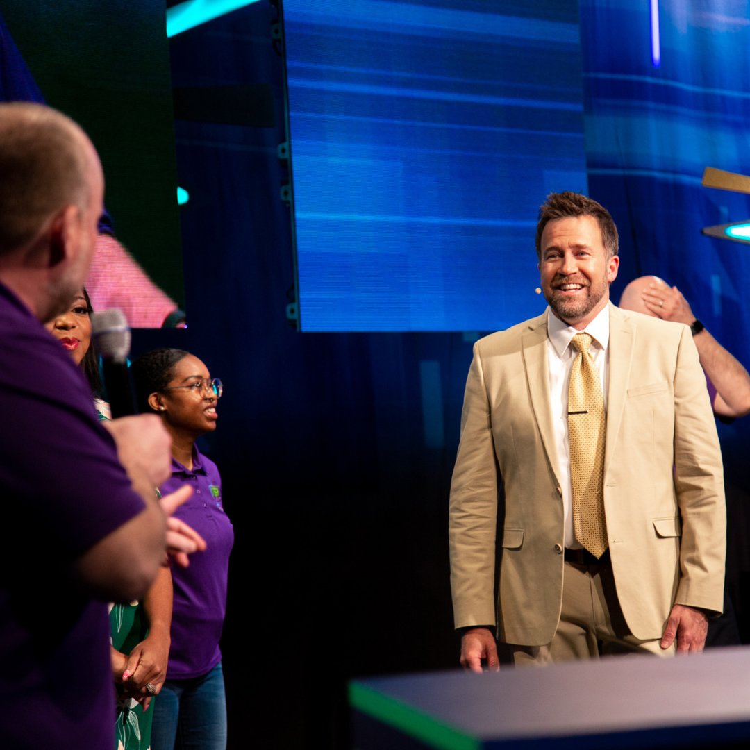 OHCashExplosion's tweet photo. Checkout some behind scenes action from last week's show.
#CashExplosion https://t.co/mdlyYrLutI