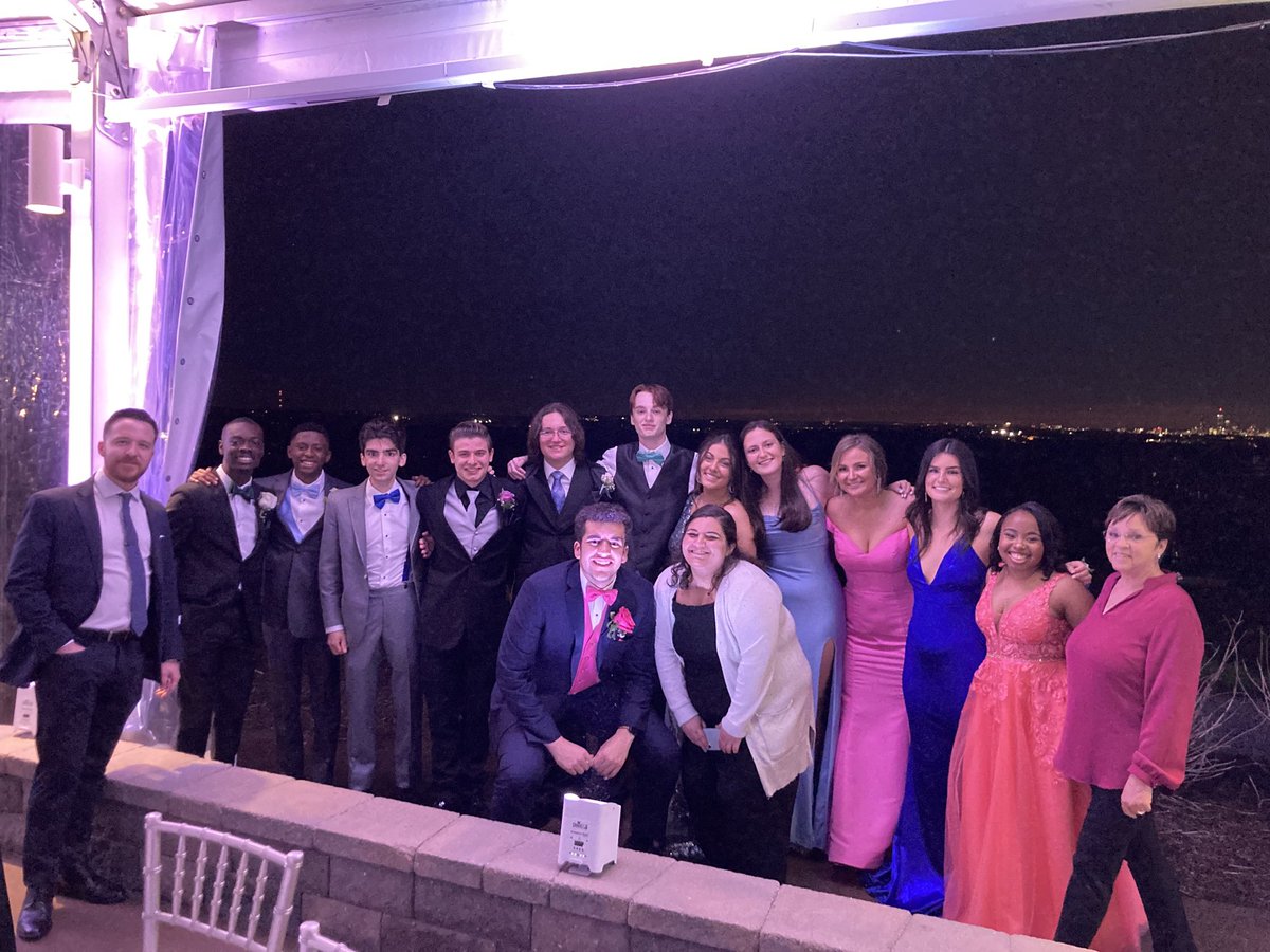 awhsdramabees's tweet photo. Theater night at that prom🎭saying goodbye to a great group! See them take the stage one more time Thursday 5/12 at 6:30🎭👏 https://t.co/at6A84ZRVH