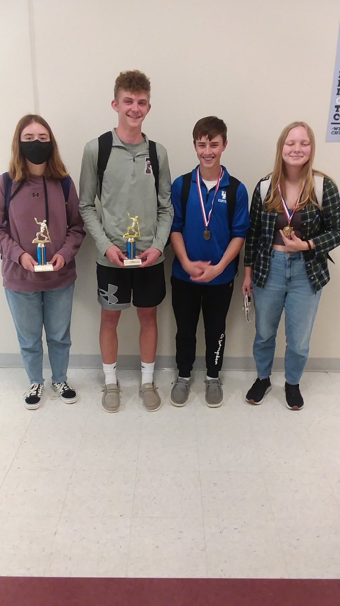 Bmagee72723875's tweet photo. RBHS Home Run Derby Champs: Women's Division: Miranda Hesch and Jesalyn Hallman, Men's: Drew Grohmann and Isaac Moll. #redbudhs #redbud132 https://t.co/3KoV9ykGdu