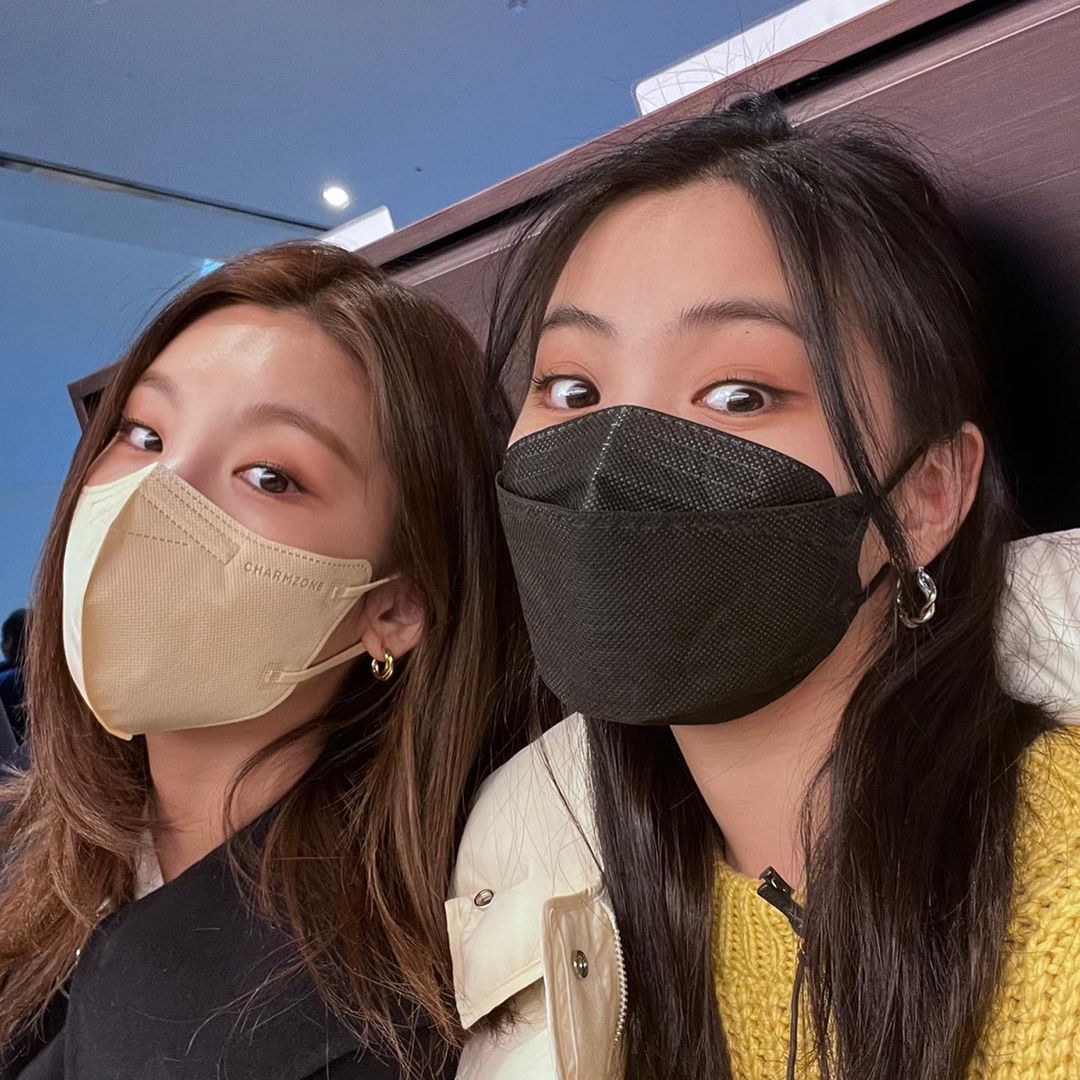 ITZY_MXCO's tweet photo. [📷🐺🐱] 06.05.22 - Actualización Instagram

"✨ ITZY V2LOG: Hello 2022 ✨

Diario de fotos V2LOG de Din Deng 💗
Compartiendo un diario de V2LOG de TtangDong 💗"

📎 https://t.co/WUb3gnuSgb

#ITZY #YEJI #RYUJIN #V2LOG @ITZYofficial https://t.co/O5yheusAHx