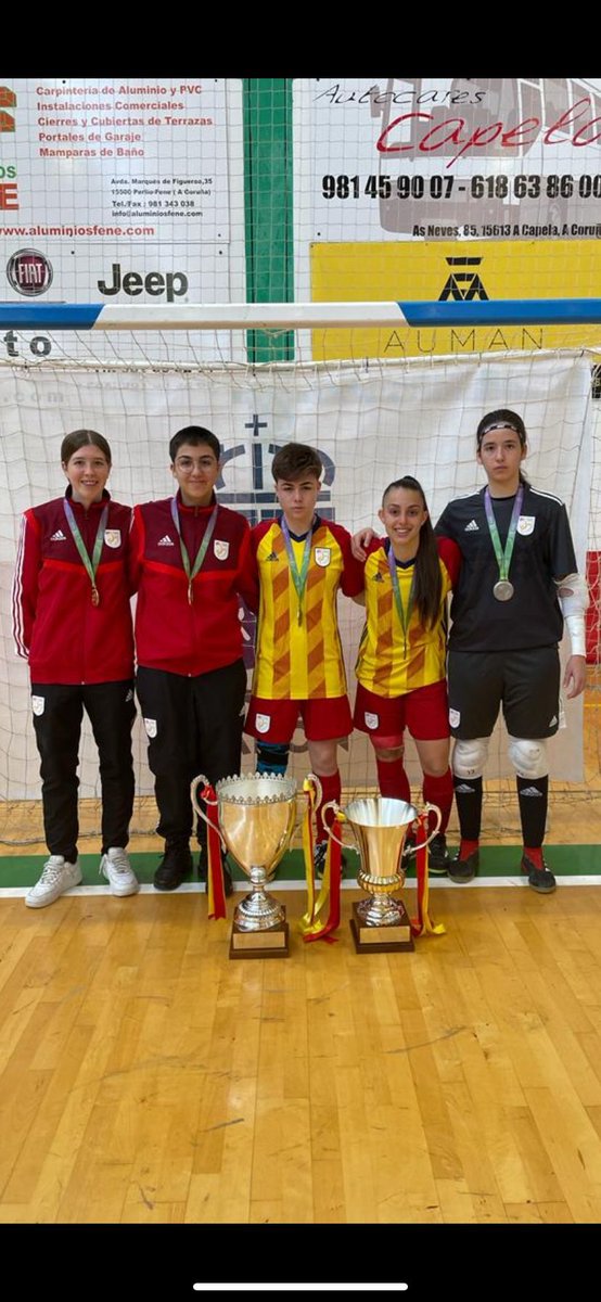 Volem felicitar a la selecció catalana i en especial a les nostres jugadores que aquests dies han disputat el campionat d'Espanya de seleccions!
I amb molta alegria a la sub16 campiones d'Estanya amb