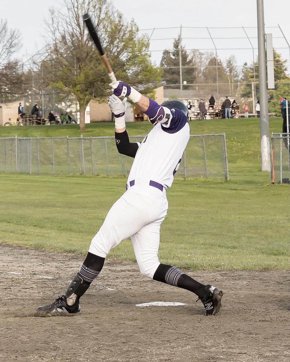 dylmars7's tweet photo. Baseball season! ⚾️ https://t.co/Z5aAE5At3w
