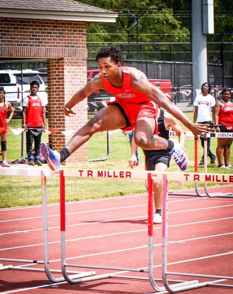 MichaelFloyd_AU's tweet photo. Keep @trmillertigers in your prayers. Rest easy young man 🙏🏾. https://t.co/1KJIuV9sm9