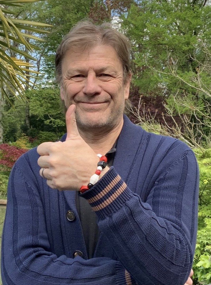 So deeply honoured the wonderful #SeanBean &amp; lovely wife #AshleyBean have joined Abi’s joy spreading family &amp; with this brilliant photo.Means the world they are helping her spread joy around the world &amp; encourage kindness
#lifeIsShort #SpreadJoy #Bekind #Doitforyorkshire #joylets