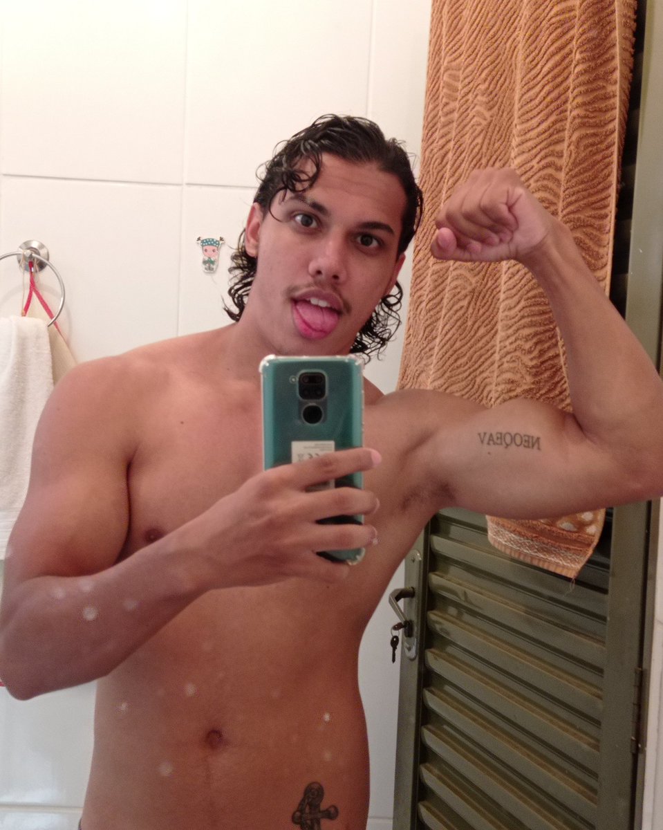 heartbroken2001's tweet image. Relaxa, mudei meu nick no LoL, agora é BEYBLADE porraaa ksjksjksjksj