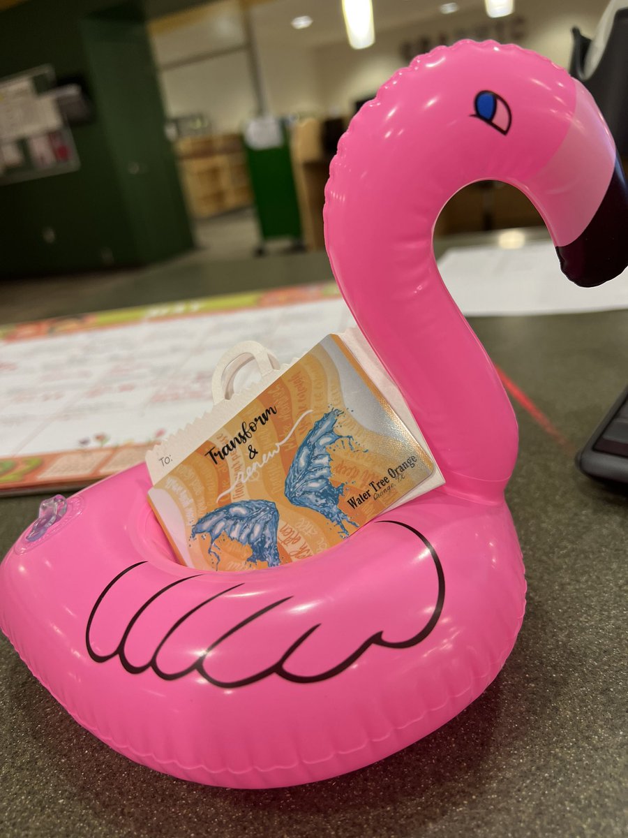 mrsclaybar's tweet photo. @lcmhsstuco @LCMBearFacts Love my Flamingo Bingo prizes! Thank you! https://t.co/DsaRaArzbw