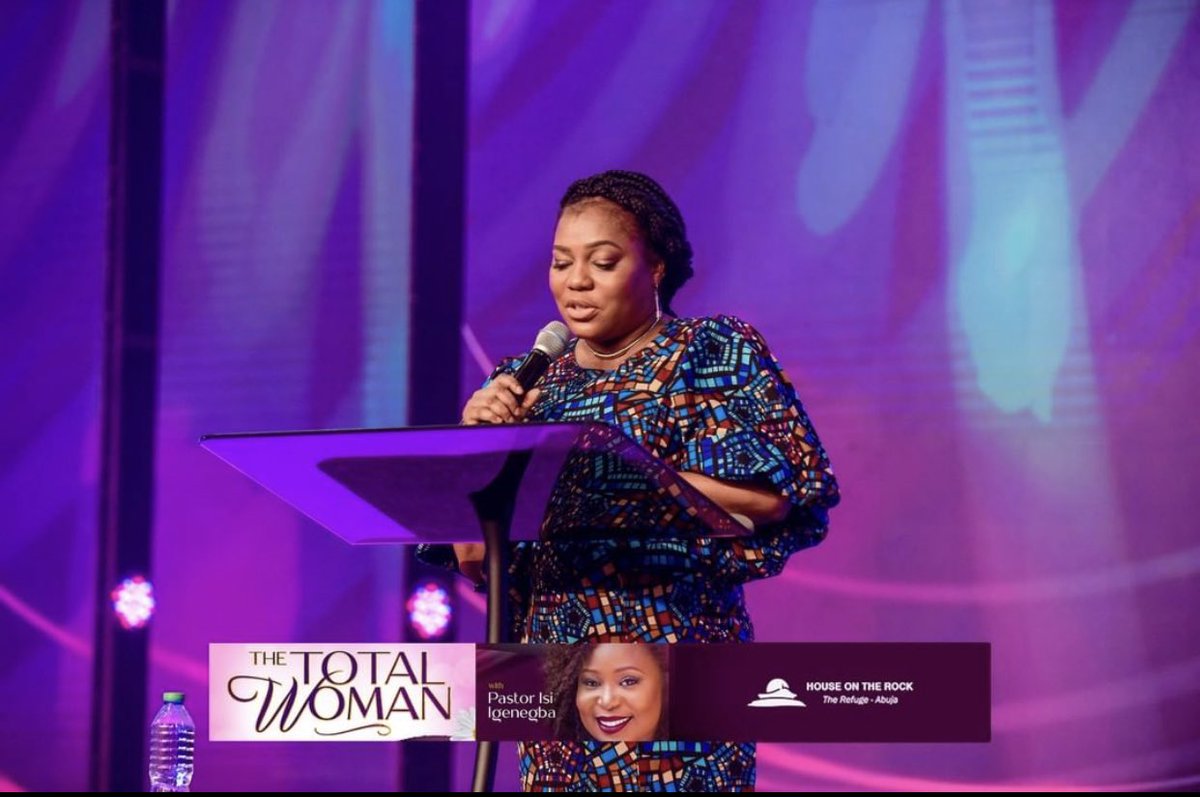 HOTRREFUGE's tweet photo. It's a beautiful sight to behold as Pastor Chichi Aigbe introduces Pastor Isi Igenegba.
#Reset2022
#HOTRRefuge
#HOTRService
#TotalWoman
#Woman2Woman https://t.co/Cw7RsQtg6U