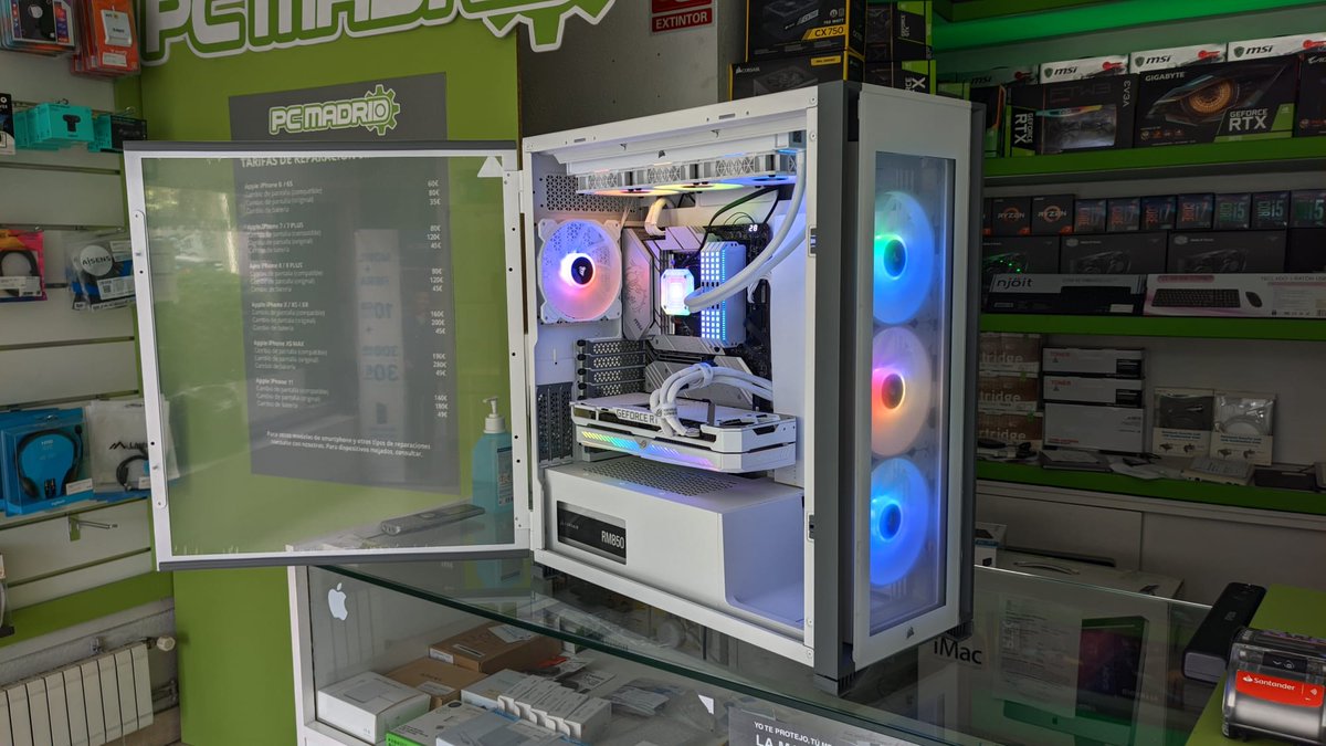 PC_MADRID's tweet photo. 🔥🔥🔥 Aquí tienes uno de los últimos ordenadores Gaming que nuestros técnicos han montado a medida. 👨‍🔧

¿Que te parece?

Si quieres uno, solo tienes en enviarnos un MP o contactar con nosotros por cualquier vía.

#PCGamer #pc #ordenadores #gaming #tecnología https://t.co/1hJCPBIVzD