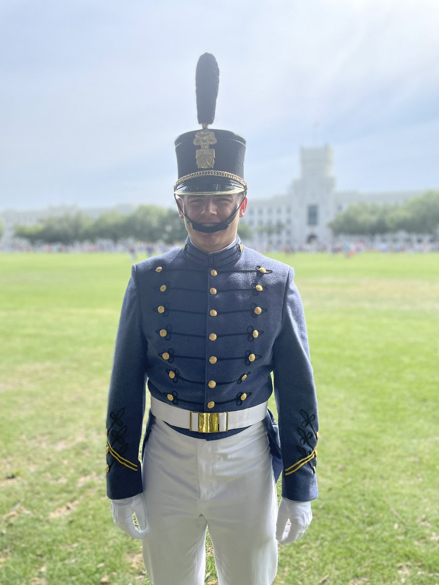 SeanSchickel's tweet photo. Graduation tomorrow for @Evan_Schickel https://t.co/NjCTKqW09n