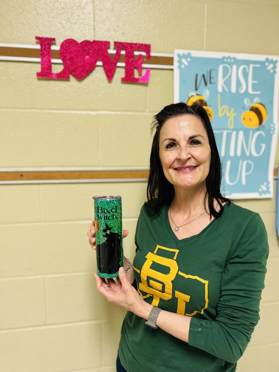 Rounding out #TeacherAppreciationWeek2022 with this beauty… #areyouagoodwitch or #abadwitch #imnotawitchatall #imsogladwehadthistimetogether #teachyourheartout #6thgradeforever #onceaskyhawkalwaysaskyhawk #masterteacher