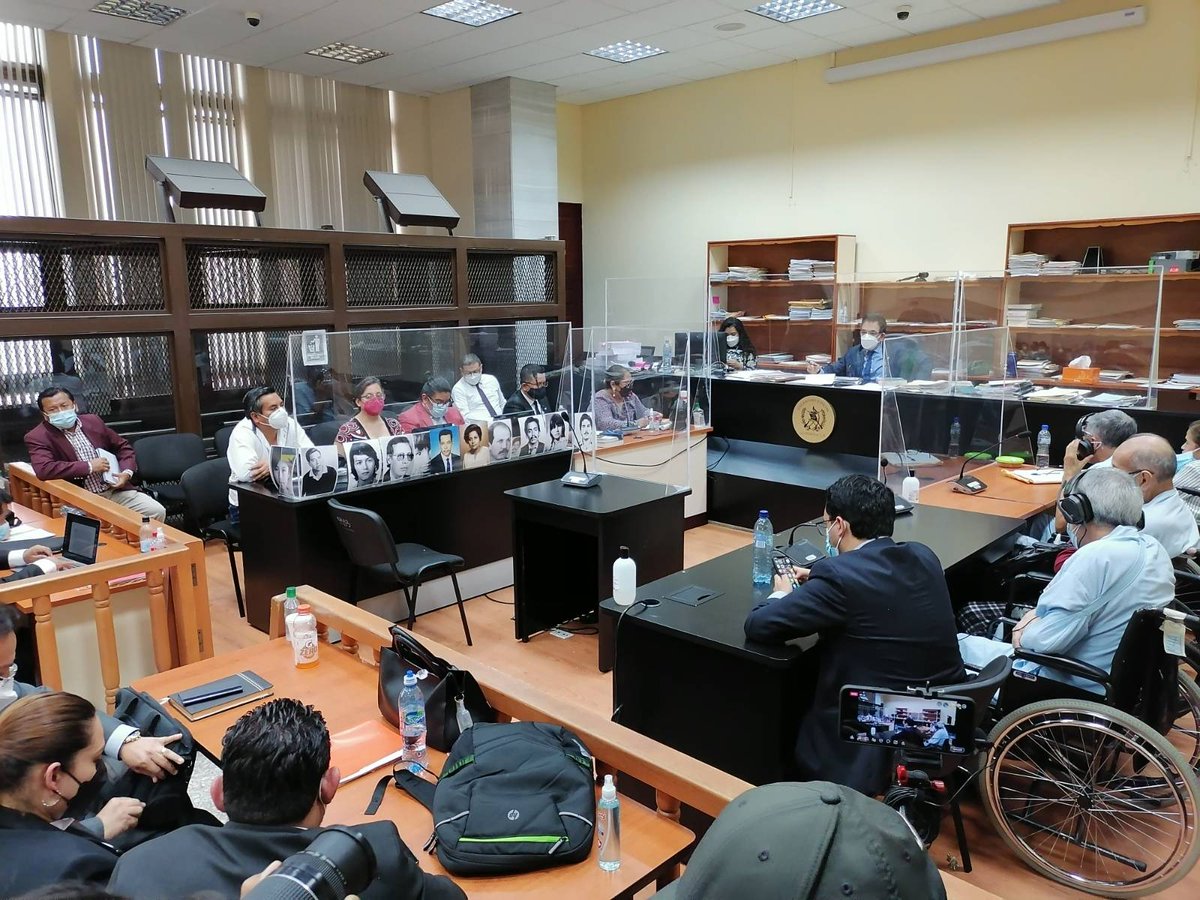 #CasoDiarioMilitar 

Juez Miguel Ángel Gálvez fija el 18 de mayo del 2022 a las 9:00 am para la audiencia de ofrecimiento de prueba, donde se decidirá qué medios se podrán presentar en el JUICIO ORAL Y PÚBLICO