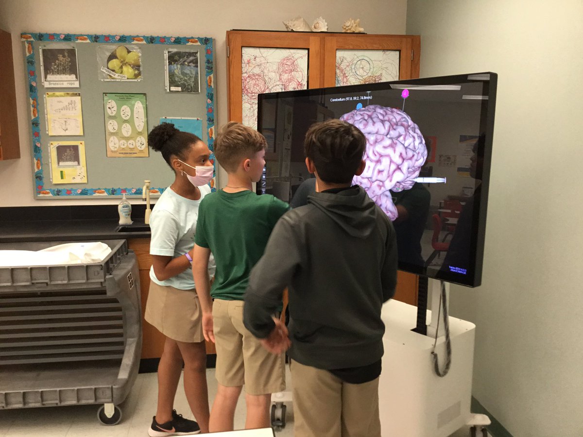 Pine Crest Middle School tweet media