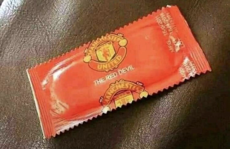 koftownboy's tweet photo. Baby am pregnant but I used protection..The protection 👇#Shatamichy #VGMA #NoChelsea https://t.co/WSBnSZJswo