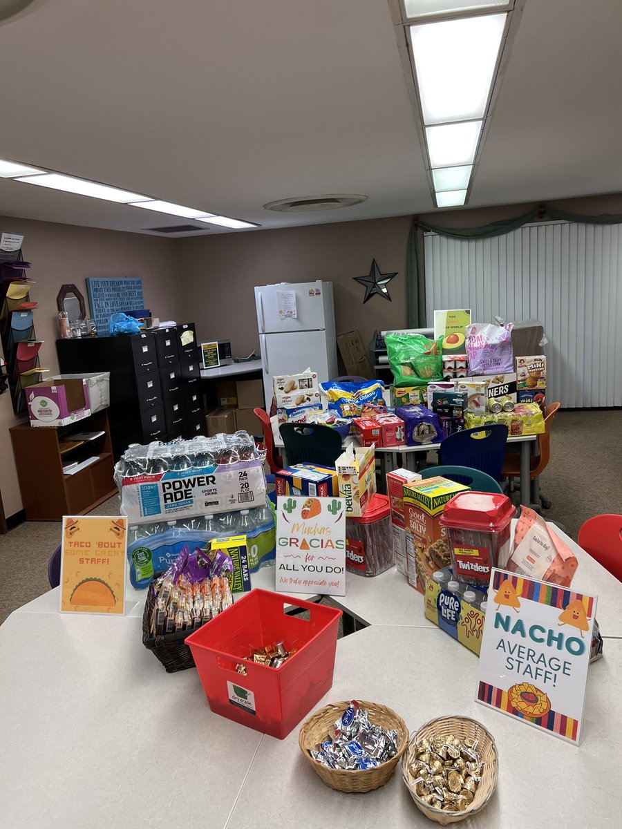 Thank you Bellflower PTA for our week full of wonderful surprises!! Snacks for days to come! @BellflowerHardy <a href="/BellflowerPTA/">Bellflower PTA</a>