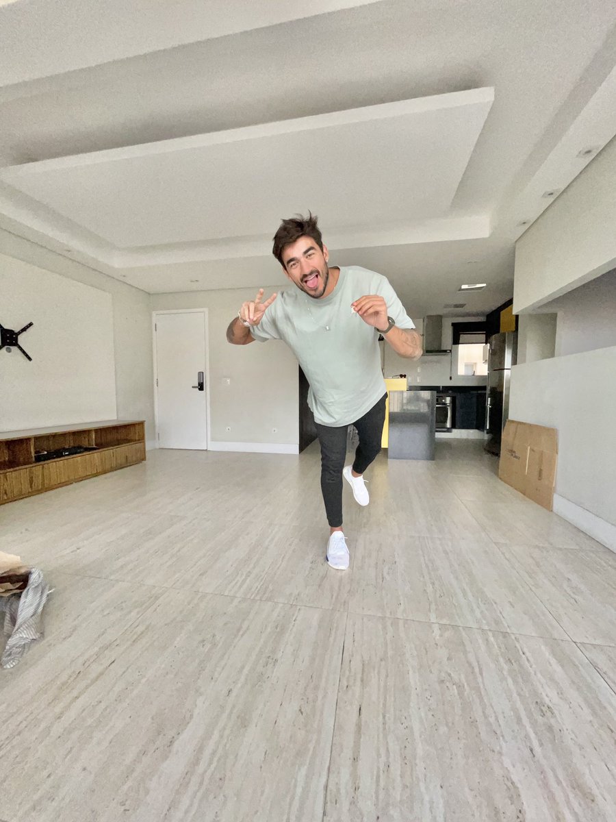 guinapolitano's tweet photo. APARTAMENTO NOVO! OBRIGADO DEUS 🤩🙏🏼❤️ https://t.co/26RCW0ssYt