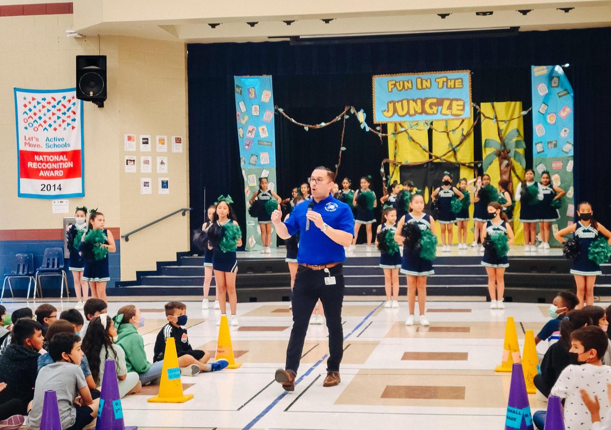 PerezLibrary's tweet photo. Thank you to Morris Principal Mr. Garza for your inspiring words and encouragement! We are ready for STAAR! @stallions045 @perezpioneers #readyforSTAAR #pioneerpride https://t.co/kpj8WshwzV
