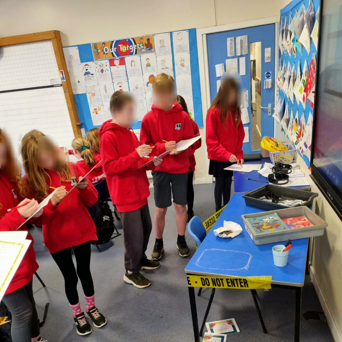 harknessprimary's tweet photo. Forensic Science! What a topic to get the children hooked into their learning. The first lesson involved evaluating the crime scene. They listed of all the evidence and drew a sketch of the scene in the form of a bird's eye view. They made sure not to contaminate the scene! #P7 https://t.co/RIYJ2aWiS8
