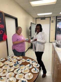 StrehleStrong's tweet photo. Ending a wonderful Teacher Appreciation week with sweet treats! 😋 https://t.co/YQf2DFWf8z