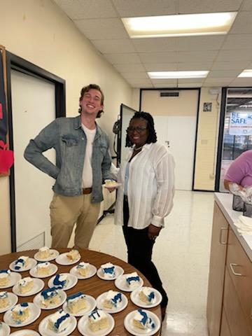 StrehleStrong's tweet photo. Ending a wonderful Teacher Appreciation week with sweet treats! 😋 https://t.co/YQf2DFWf8z