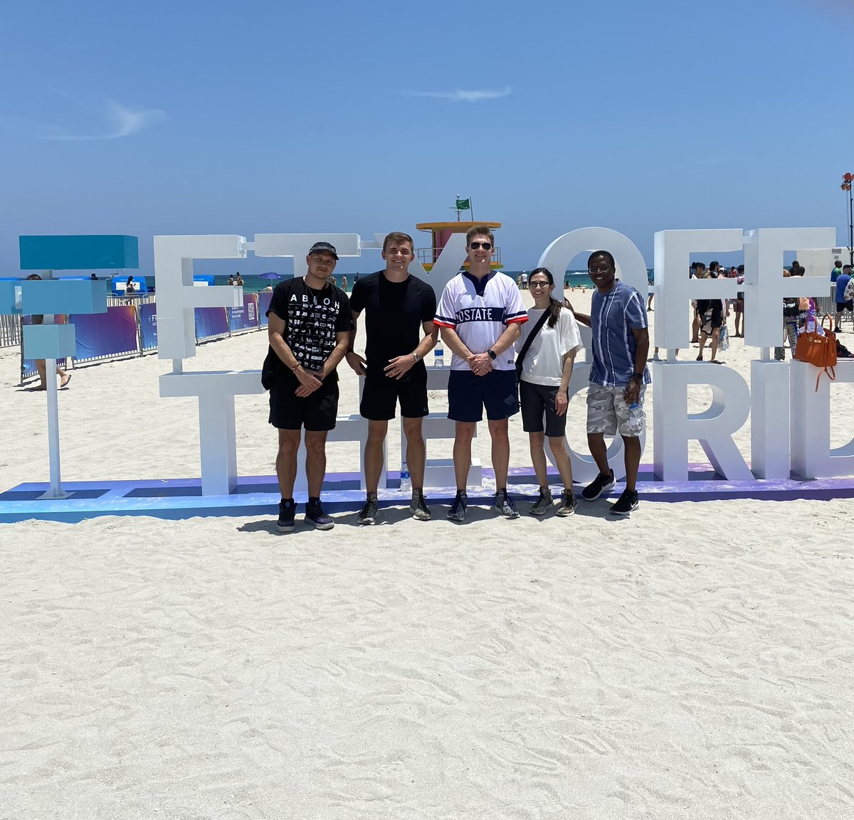 davidfilar's tweet image. Anyone at @FTX_Official off the grid in Miami?! #nftlife