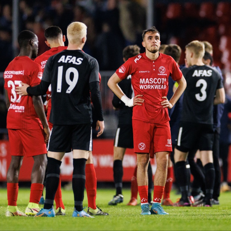 AlmereCityFC's tweet photo. ๐ ๐๐๐๐๐๐๐๐๐๐๐๐๐๐๐๐
Almere City FC is er niet in geslaagd het laatste play-offs ticket te bemachtigen. De formatie van trainer Alex Pastoor gaat in eigen huis tegen Jong AZ met 0-3 onderuit.
#almjaz #UltimateStretch